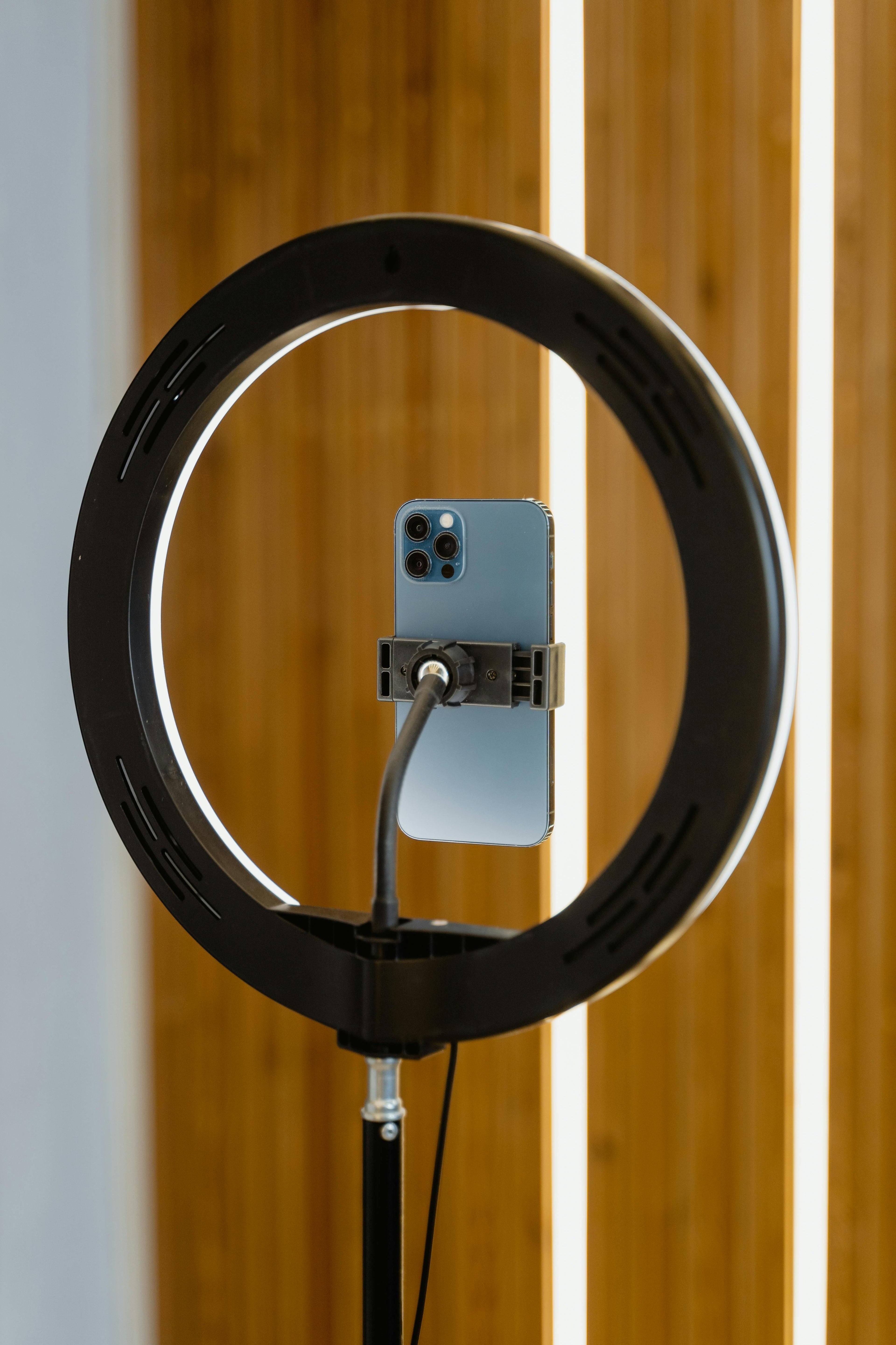 TECH & GADGETS -